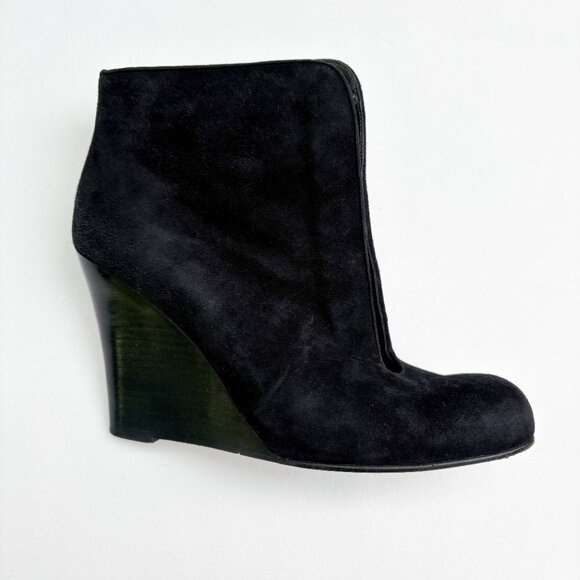 Christian Louboutin Chaperon Black Suede Leather - Picture 4 of 11